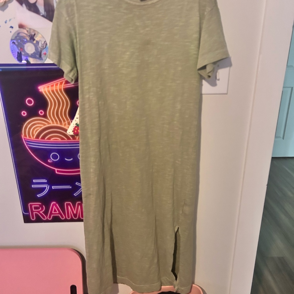 Green Short Sleeve Dress